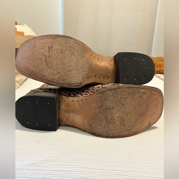 Men’s gator square toe cowboy boots, size 13.5. TTS - Picture 4 of 6